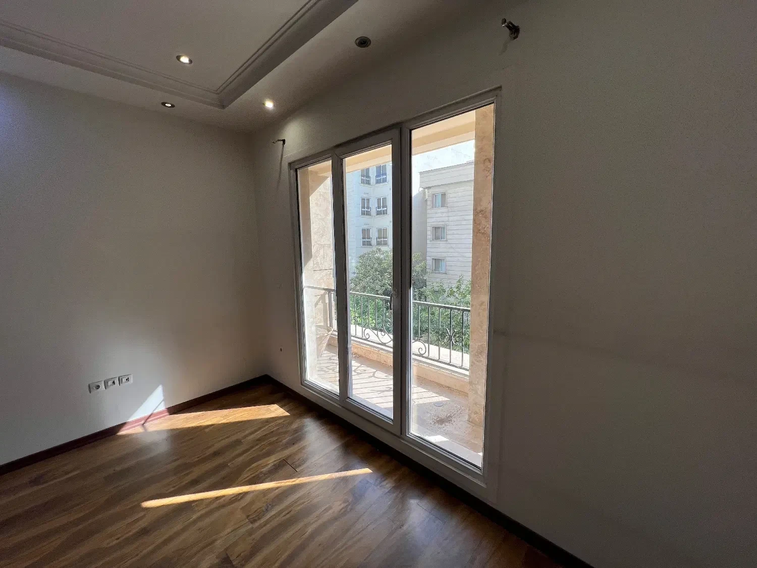 رهن و اجاره آپارتمان 265 متری در کاشانک - تصویر 8