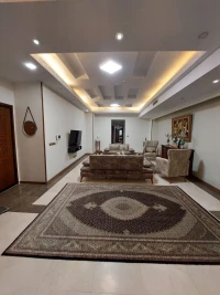 رهن و اجاره اداری 122 متری در قیطریه