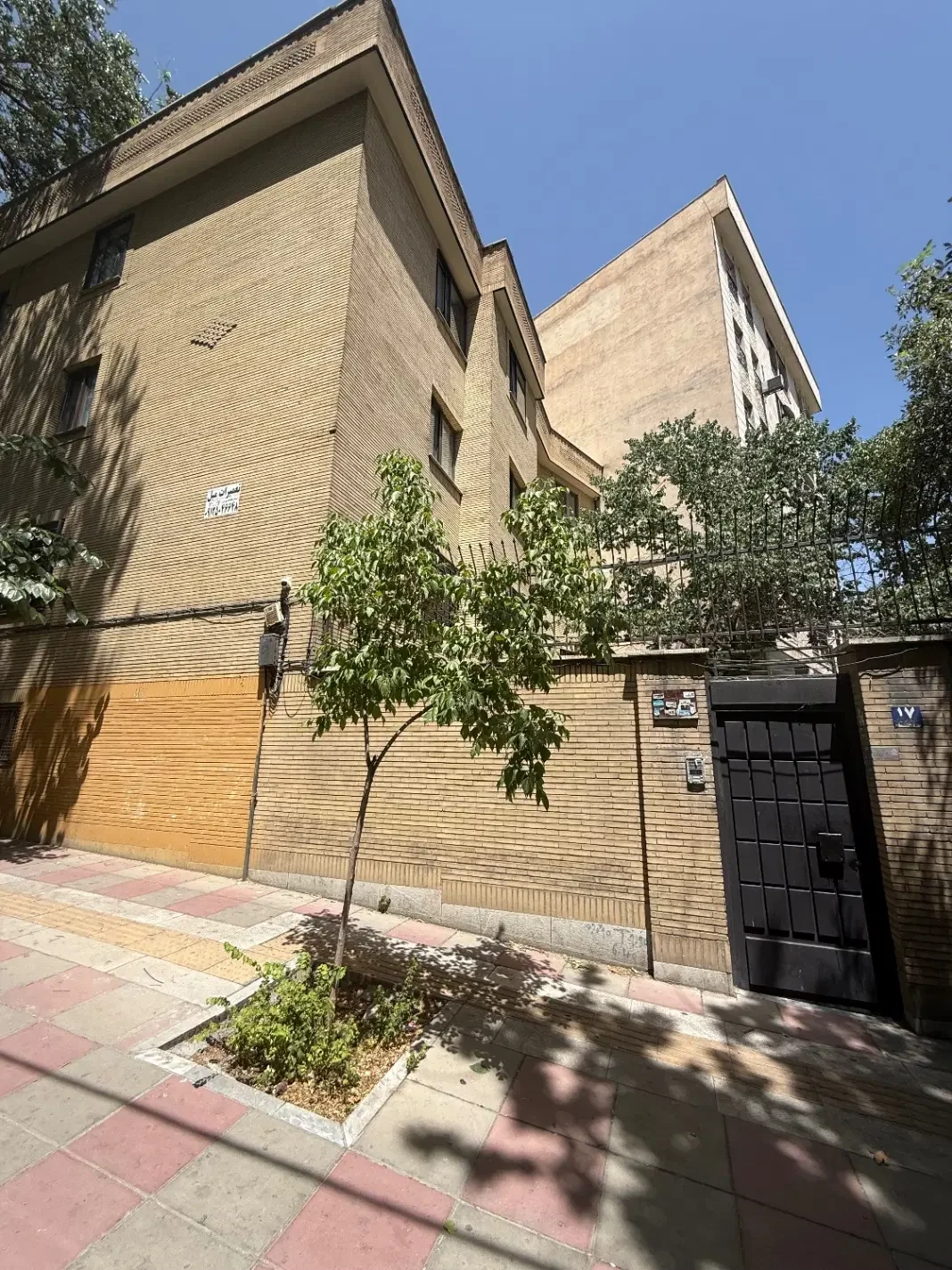 رهن و اجاره اداری 126 متری در اختیاریه