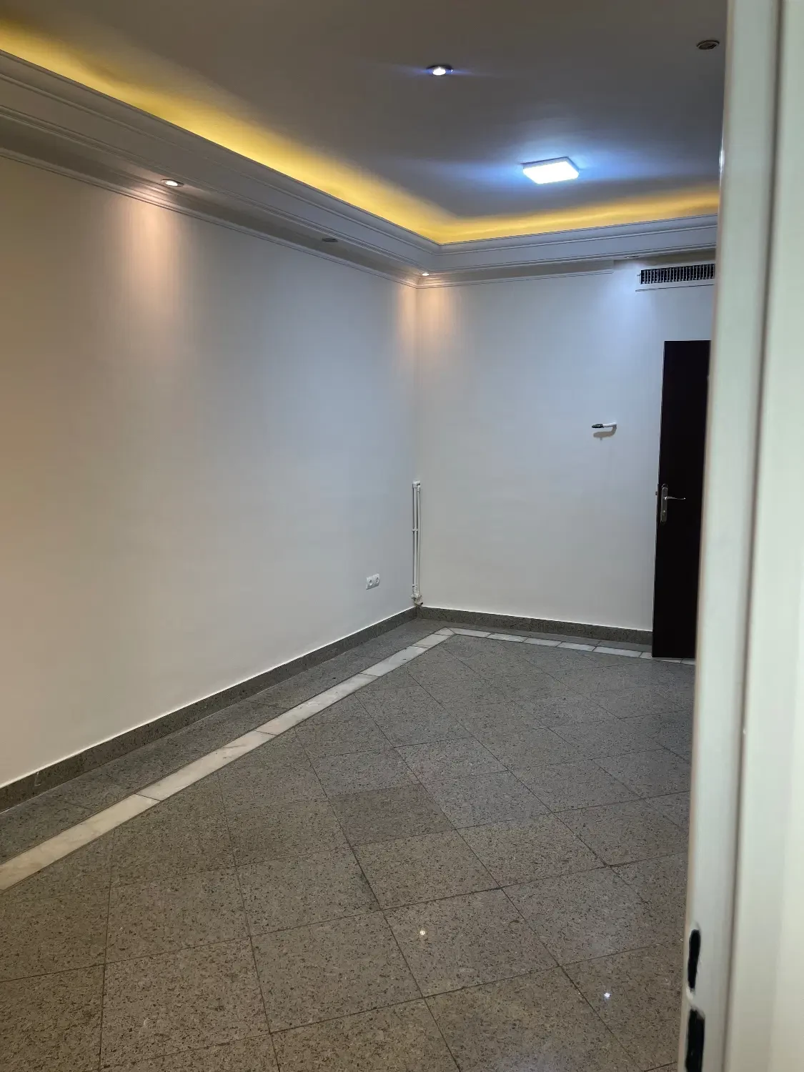 رهن و اجاره اداری 65 متری در جردن-امانیه