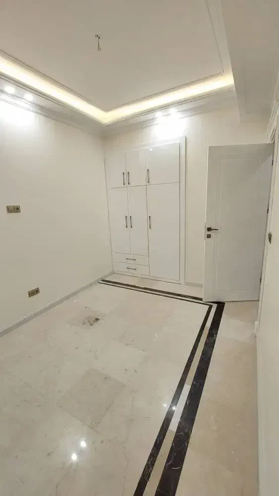 فروش آپارتمان 130 متری در پاسداران
