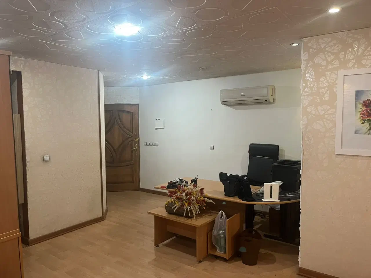 رهن و اجاره اداری 100 متری در دروس