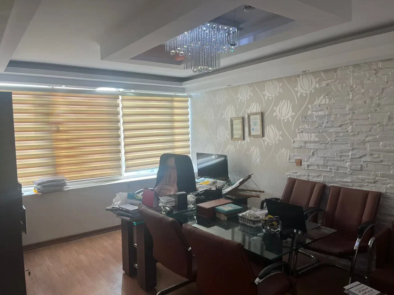 رهن و اجاره اداری 100 متری در دروس