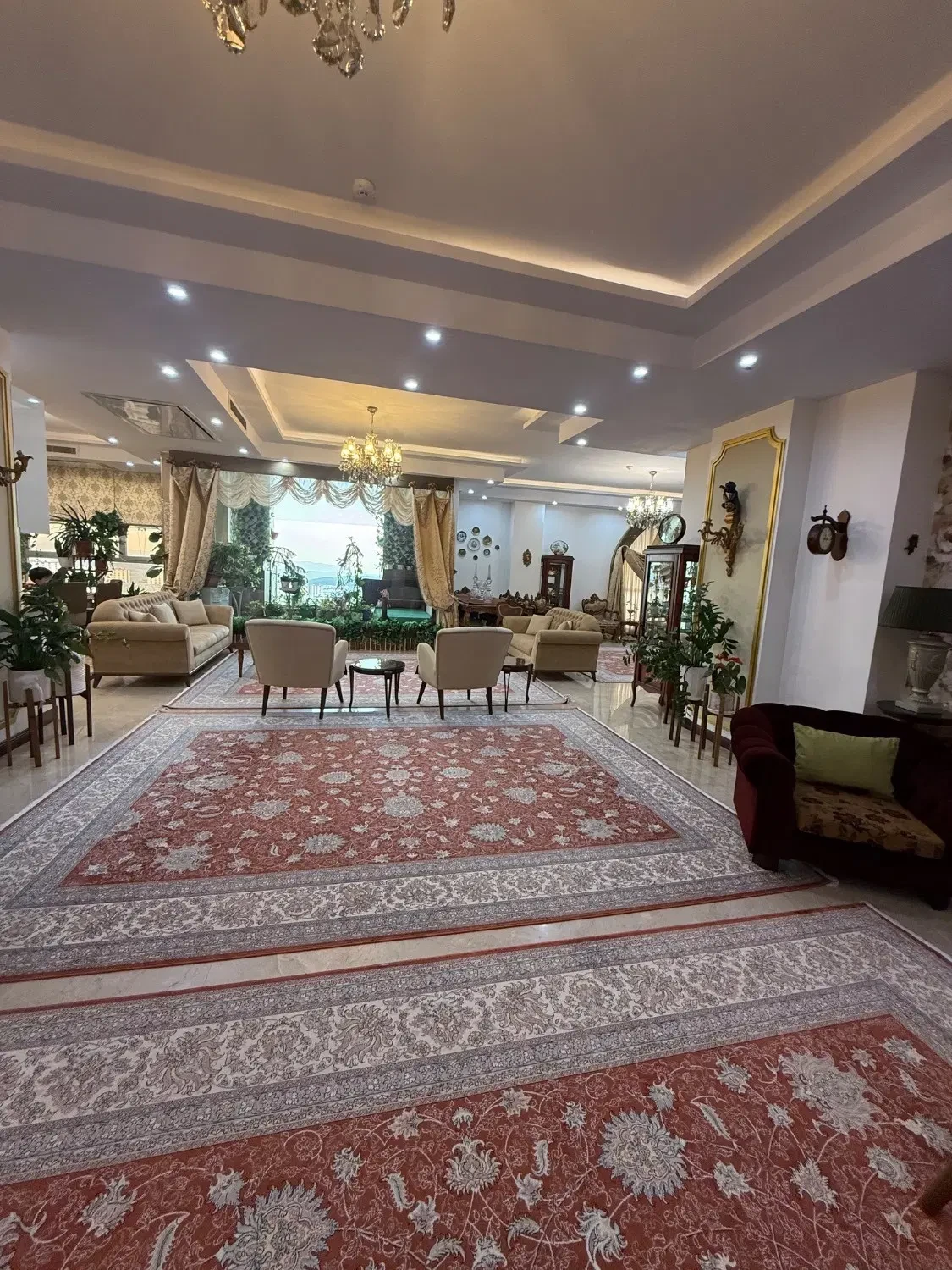 رهن و اجاره آپارتمان 280 متری در شهرک محلاتی