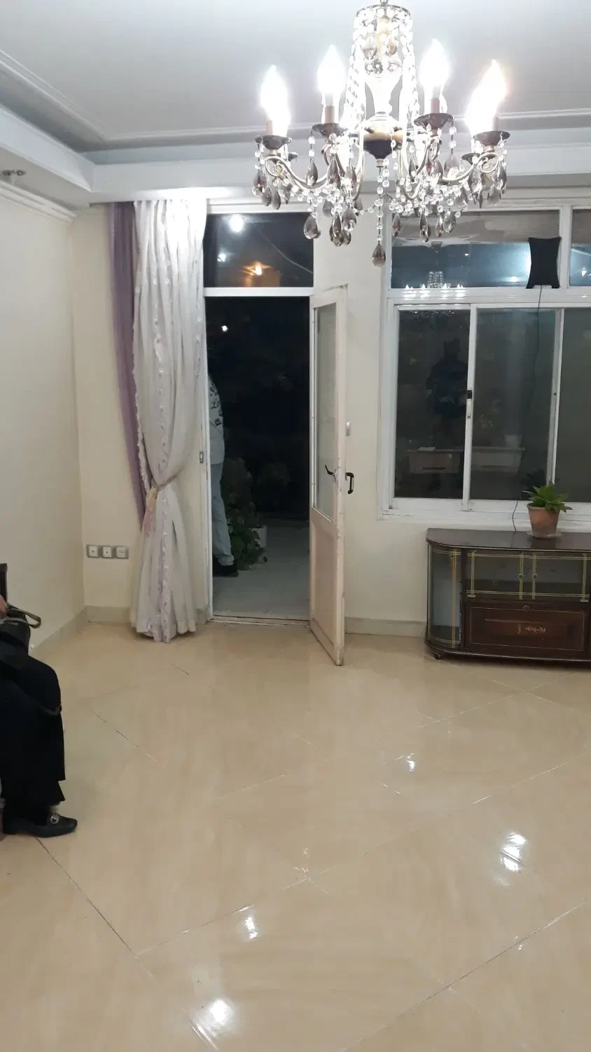 رهن و اجاره آپارتمان 75 متری در گلاب دره