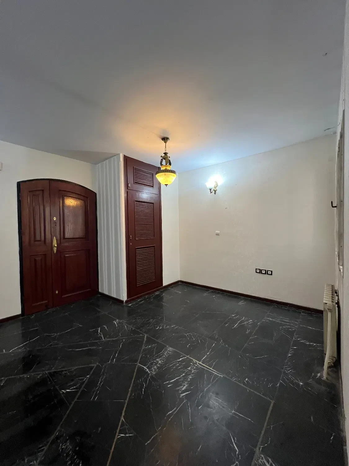 رهن و اجاره اداری 60 متری در میرداماد - تصویر 1