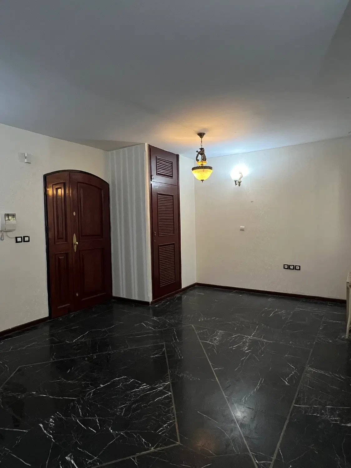 رهن و اجاره اداری 60 متری در میرداماد - تصویر 3